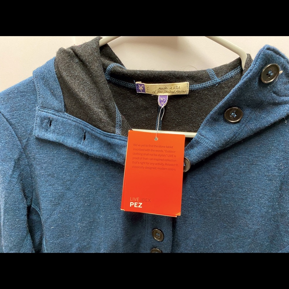 NWT Ibex Pez Hoody, size M